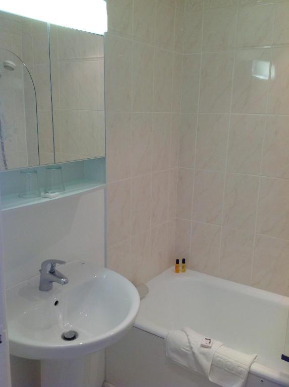 The Windmills Hotel St Brelade Room photo