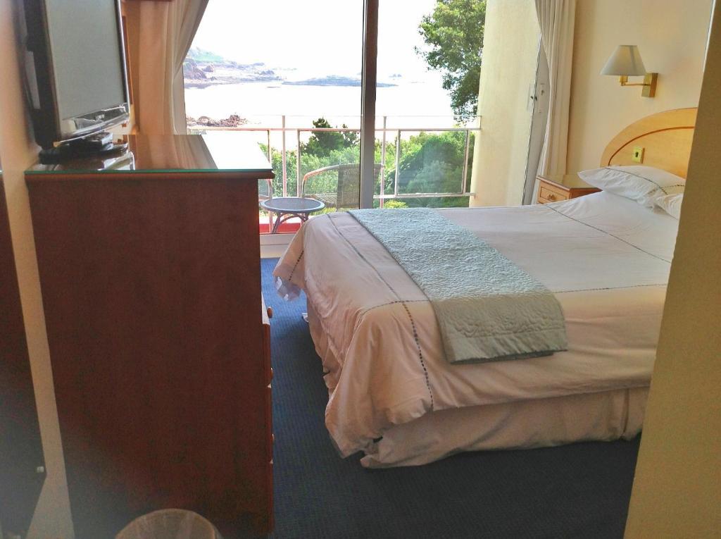 The Windmills Hotel St Brelade Room photo